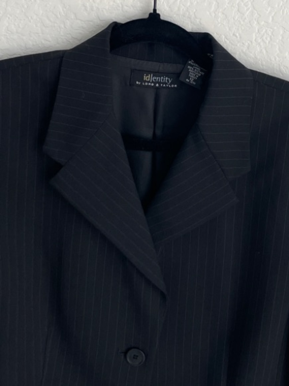 LORD & TAYLOR •Vintage New Wool Blend Black Pinstripe Blazer for Women • Size 12 - Picture 2 of 11